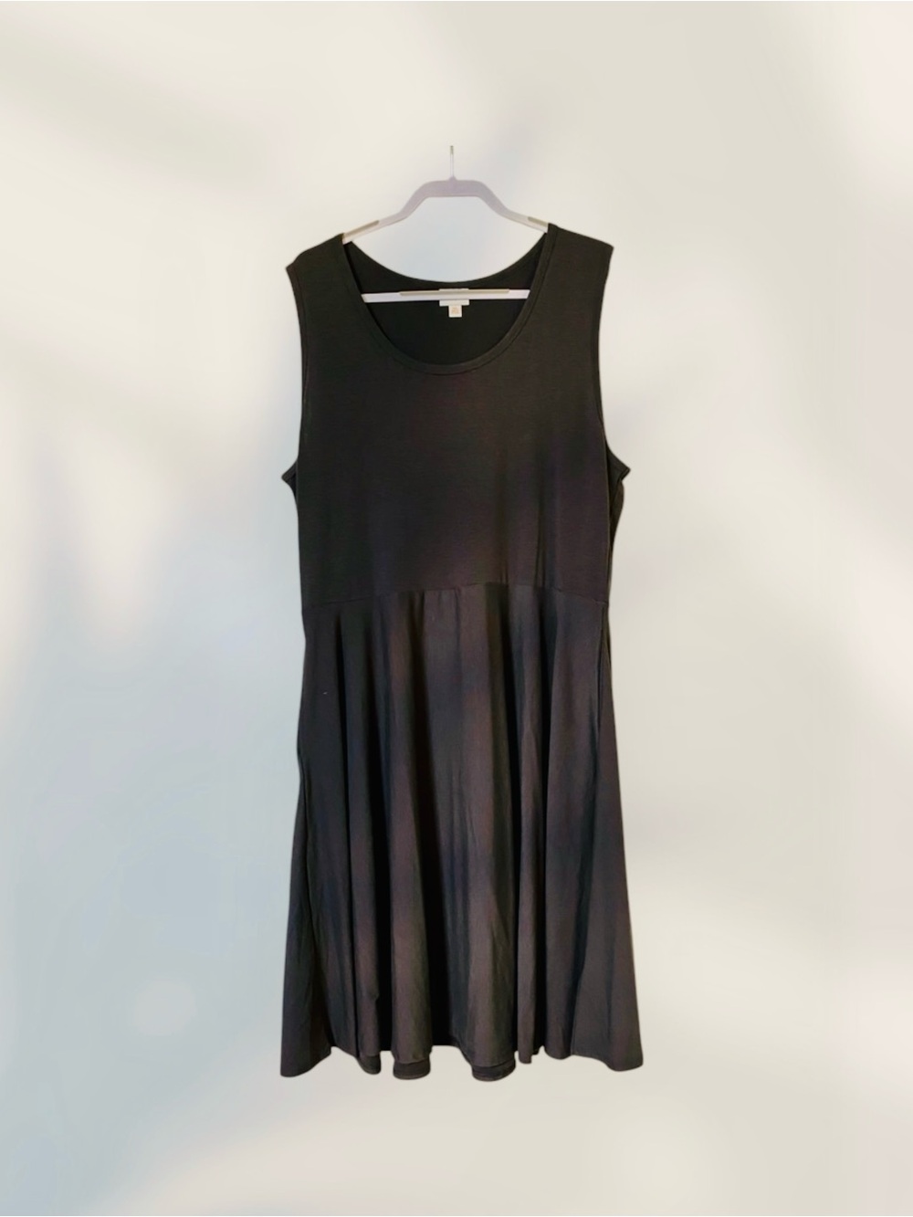 A Set Of 4 (Four) LULAROE Nicki Sleeveless Dresses 3XL EUC - Picture 6 of 6